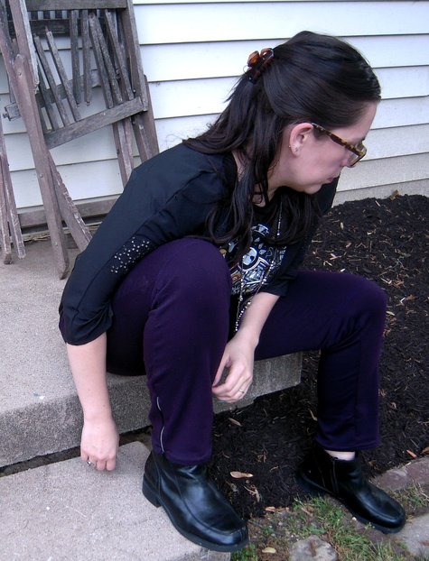Burda_124_trouser_sitting_large