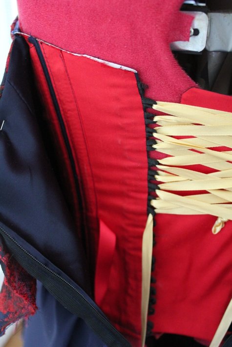 Red_navydress04_large