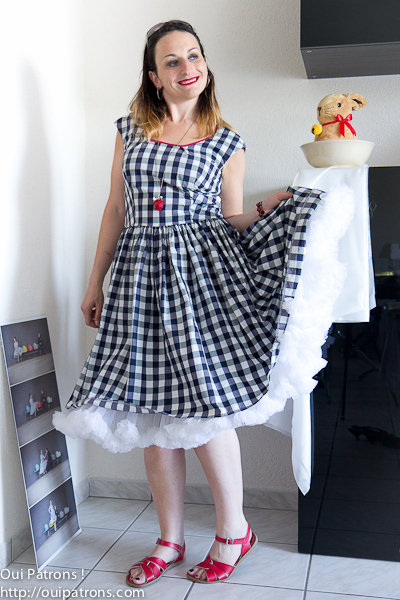 Robe-carreaux-retro-burda-fevrier-2011-6_large