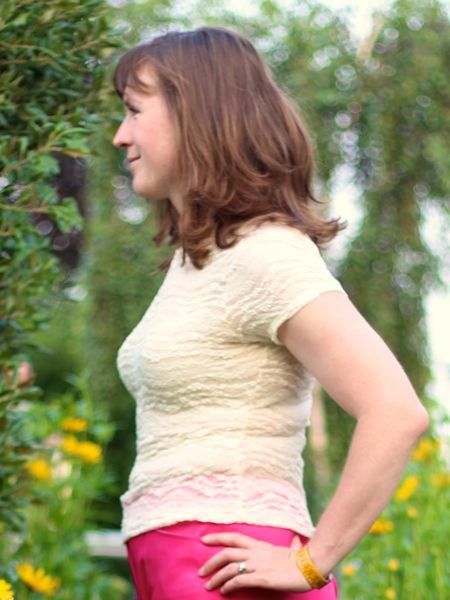 Cream_lace_tee_-_side_hip_large