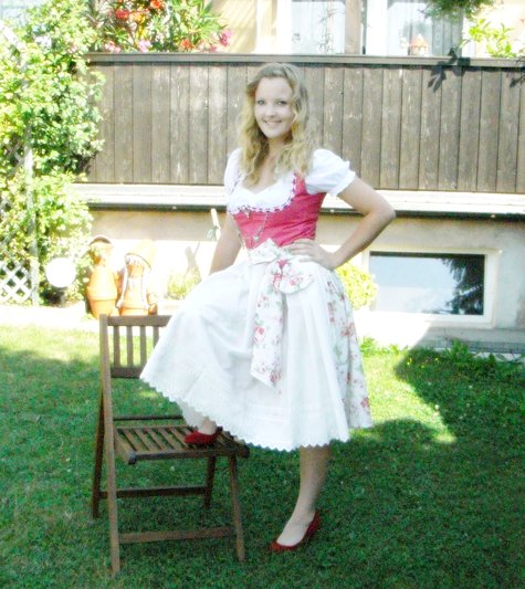 Dirndl2_large