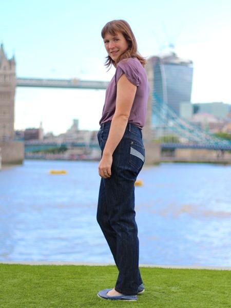 Classic_jeans_-_side_view_with_pockets_large
