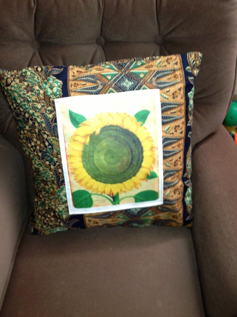 Sunflower_pillow_large