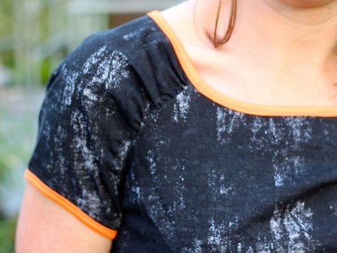 Neon_trim_tee_-_trim_detail_large