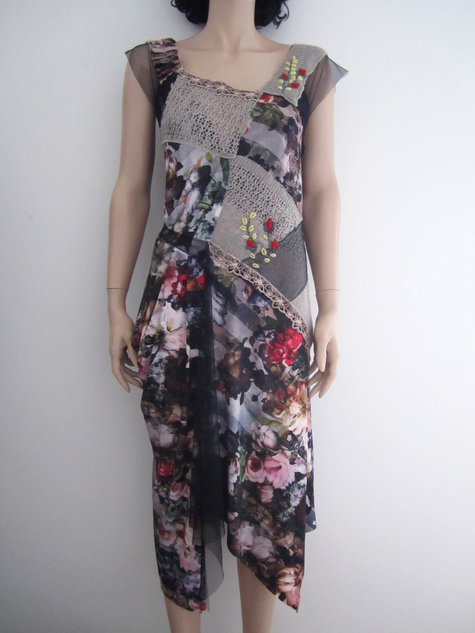 Attesadress1_large