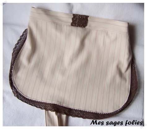 Tablier_dentelle-devant1_large