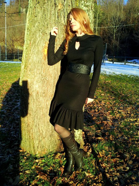 Knotted_little_black_dress_large
