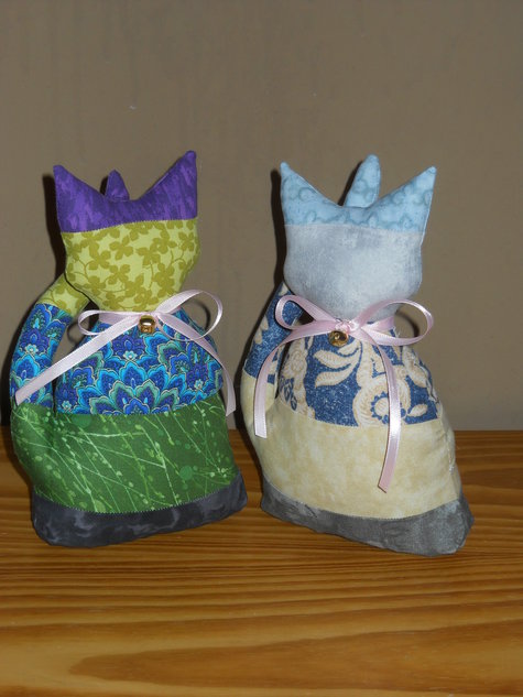 Stuffed_kitties_large