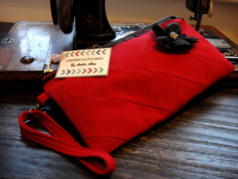 Red_clutch_front_view_large