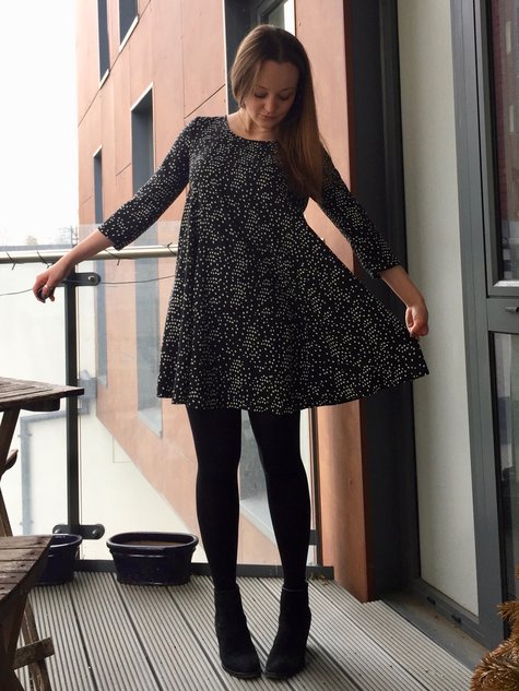 Dotty_viscose_nancy_dress_shape_large
