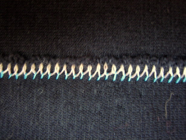 Twin_needle_back_zigzag_large