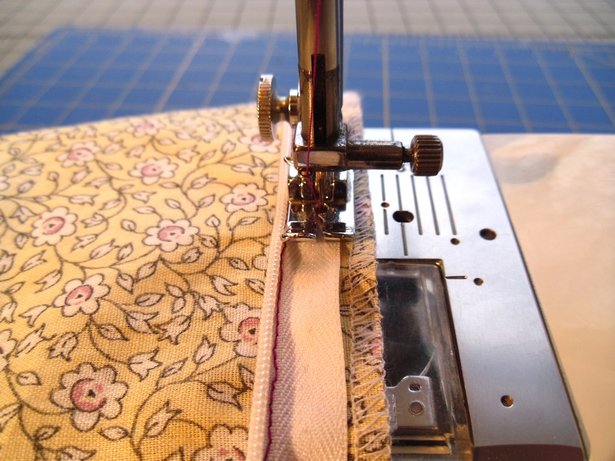 Sewing_zipper_line2_large