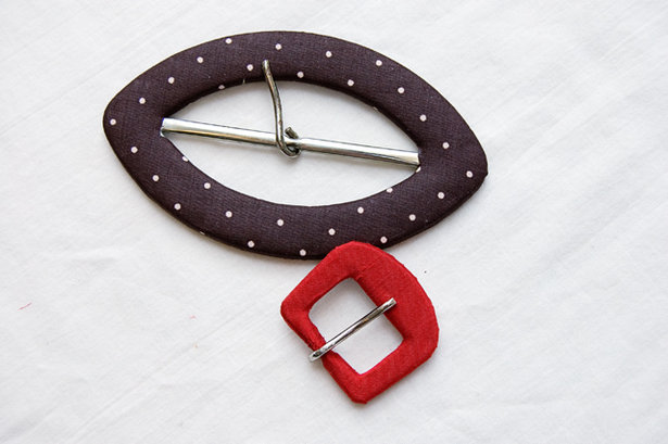 Self-cover-buckle-1_large