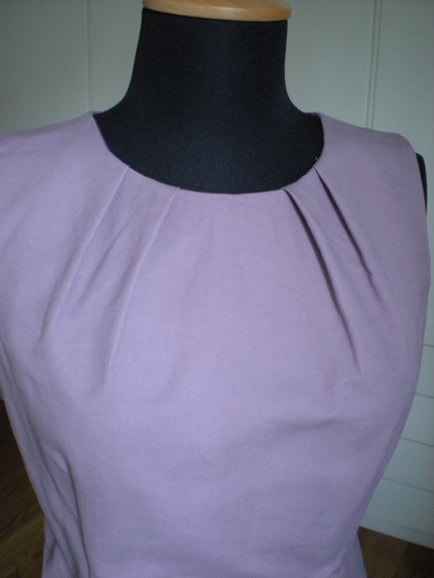 Basic Shift Dress with Pleat Detail Neck – Sewing Projects | BurdaStyle.com