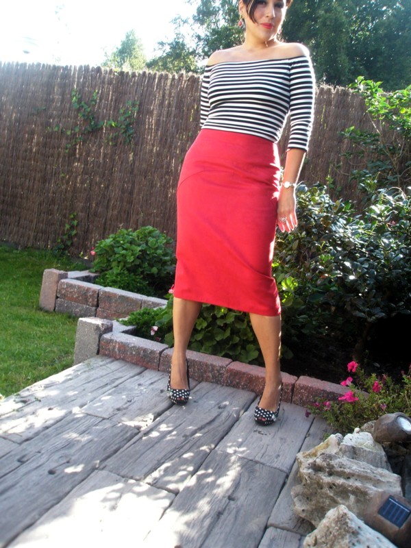 Sexy Pencil Skirt in Red – Sewing Projects | BurdaStyle.com