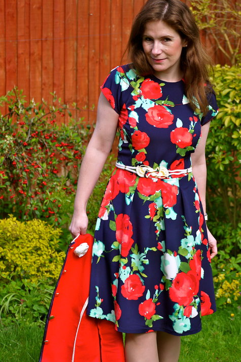 Kate navy, red and mint (and very British) dress inspired by the 50s ...